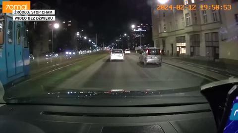 Zderzenie radiowozu z samochodem nauki jazdy we Wrocławiu