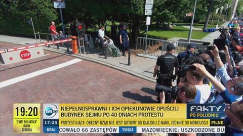 Niepełnosprawni i ich opiekunowie opuścili budynek Sejmu