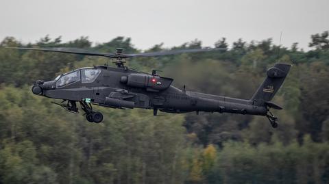 Amerykańskie Apache lądują na Łotwie w celu obrony NATO na Bałtyku. Nagranie archiwalne 