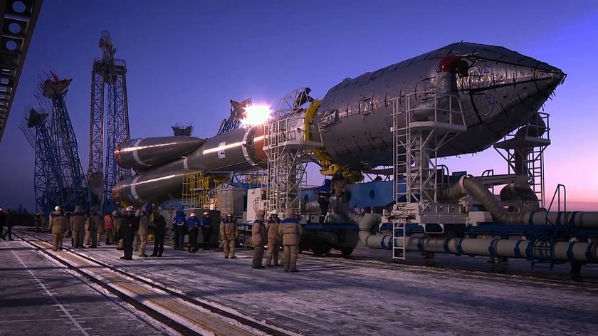 Wywiezienie rakiety nośnej Sojuz z satelitą Kanopus 