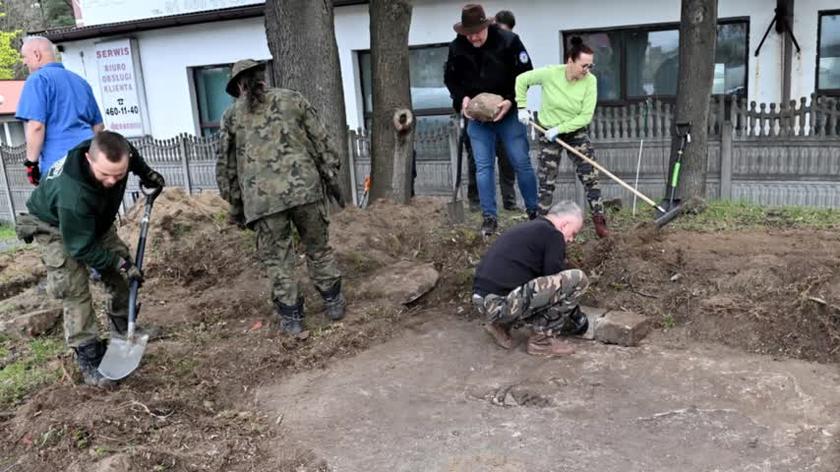 Fragment niemieckiego pomnika znaleziono w Szczecinie (wideo bez dźwięku)
