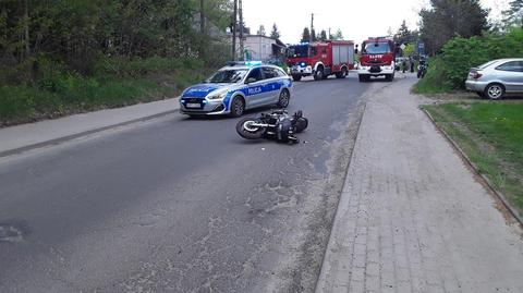 Wypadek w Bedoniu. Motocyklista wjechał w kobietę i dziecko (materiał z 13.05.2022)