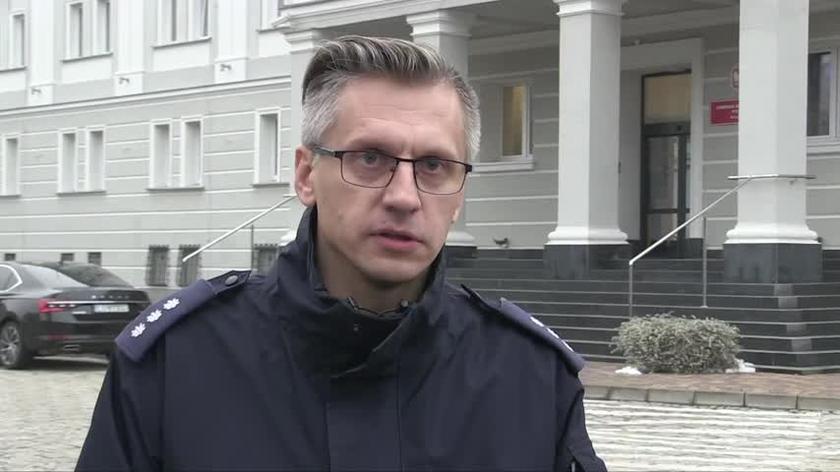 Komisarz Andrzej Fijołek: Ta interwencja pokazuje, z jaką agresją spotykają się policjanci jeśli chodzi o kwestię noszenia maseczek (materiał z 13.12.2021)