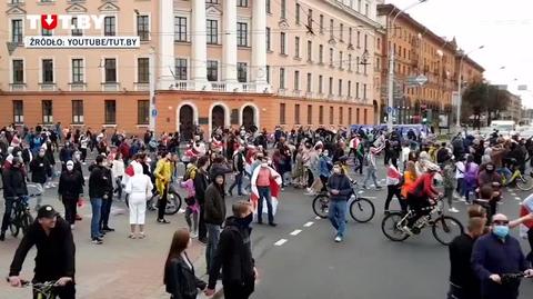 Tłum na ulicach Mińska