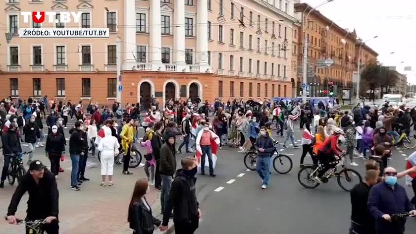 Tłum na ulicach Mińska