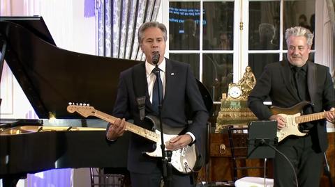 Antony Blinken chwycił za gitarę podczas uroczystości w Departamencie Stanu