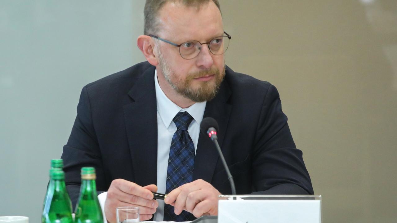 Szumowski przed komisją śledcza do wyborów kopertowych: rekomendowałem przesunięcie wyborów prezydenckich