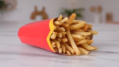frytki shutterstock_2042332487