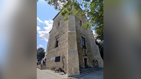 Wojciechów. Remontowali 500-latnią wieżę ariańską. Przed wiekami schronił się tu pastor i kaznodzieia Marcin Krowicki (9.08.2023)