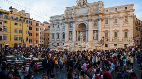 Włochy. Turyści w Rzymie