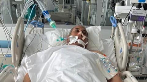 Próbował pokonać zaporę na granicy z Białorusią, walczy o życie w szpitalu