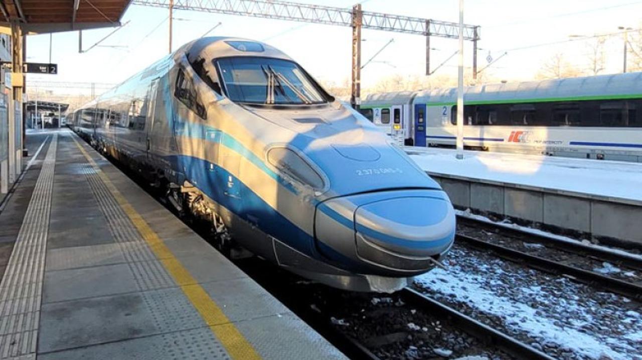 Pendolino nie wyjechało w trasę, powodem awaria pantografów
