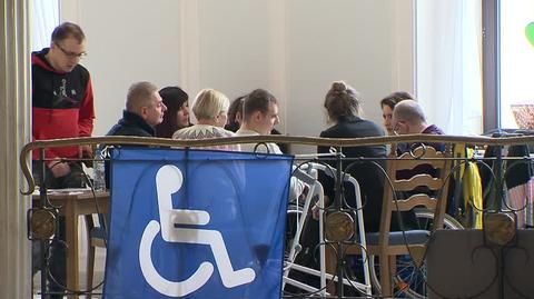 Kolejny dzień protestu osób z niepełnosprawnościami w Sejmie