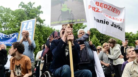 Protest niepełnosprawnych i ich opiekunów w Warszawie