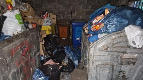 Sterty śmieci i przepełnione toalety w centrum Zgierza