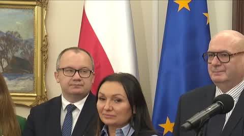 hołownia wręczył uchwałę