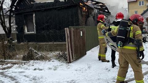 Białystok. Palił się drewniany dom. Nie żyje 84-letnia kobieta 
