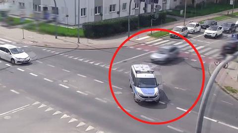 Legnica. Policjanci eskortowali samochód z chłopcem, który wymagał pomocy medycznej
