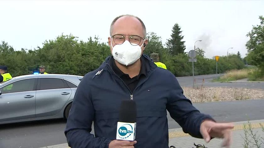 Pożar składu chemikaliów w Przylepie "pod kontrolą, ale nie można powiedzieć, że opanowany". Relacja reportera TVN24