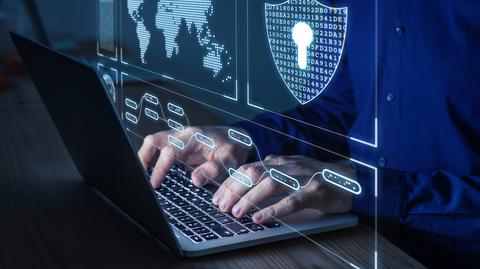 haker cyberatak shutterstock_1834912495
