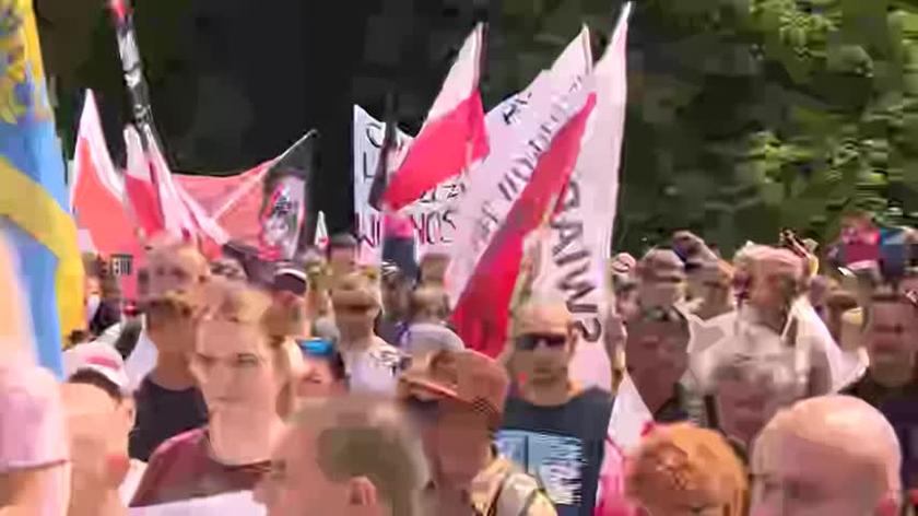 Przemarsz w Katowicach. Organizatorzy nazwali go "Wielkim Śląskim Marszem Wolności"