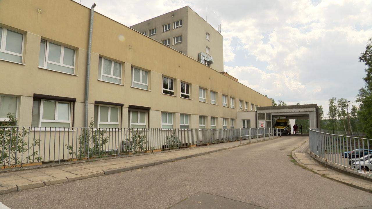 Dwoje pacjentów tego samego dnia wypadło z okna szpitala. Nie udało się ich uratować