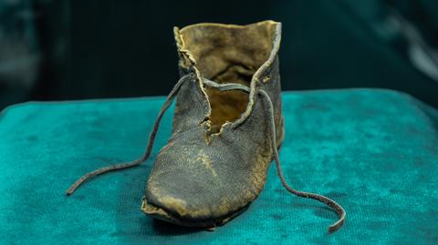 Białystok. W Muzeum Podlaskim można oglądać sredniowiczny dziecięcy bucik. Znaleziono go w Tykocinie 