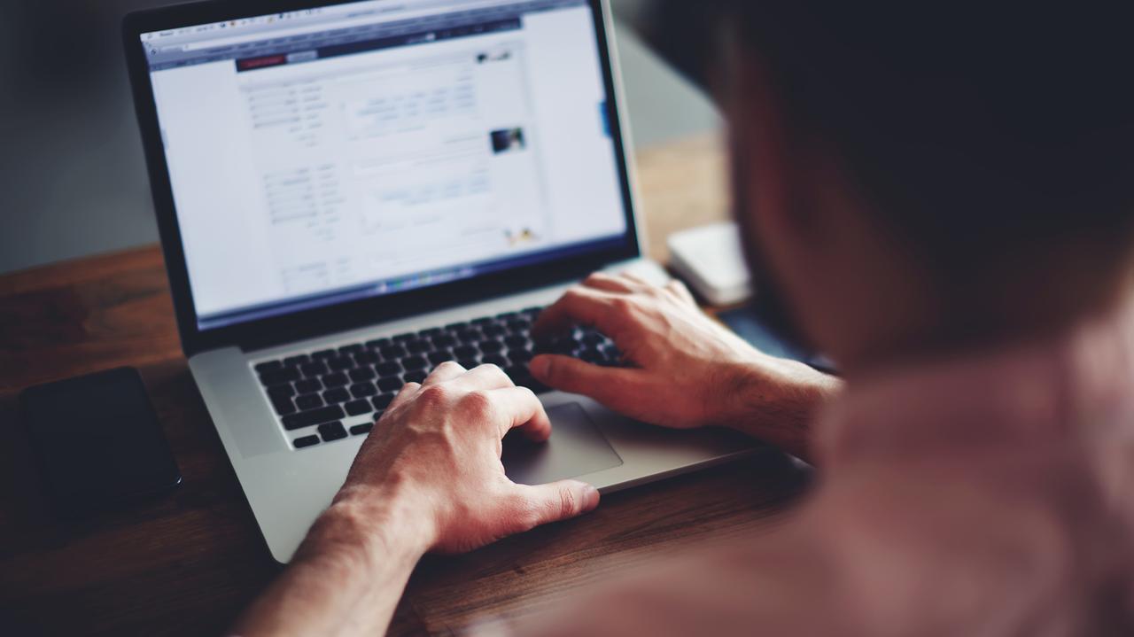 Zaufała "marynarzowi", straciła oszczędności i się zadłużyła