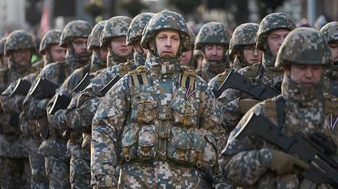 Żołnierze NATO ćwiczą na Łotwie (nagranie z marca 2023 roku)