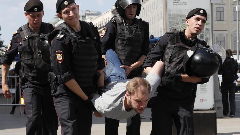 Brutalna akcja policji podczas protestów w Moskwie 