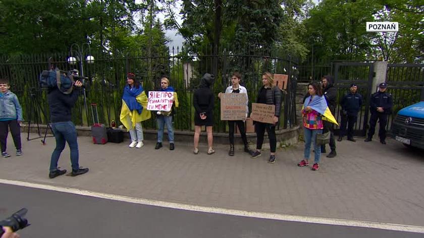 Milczące protesty przeciw gwałtom dokonywanym przez Rosjan w Ukrainie
