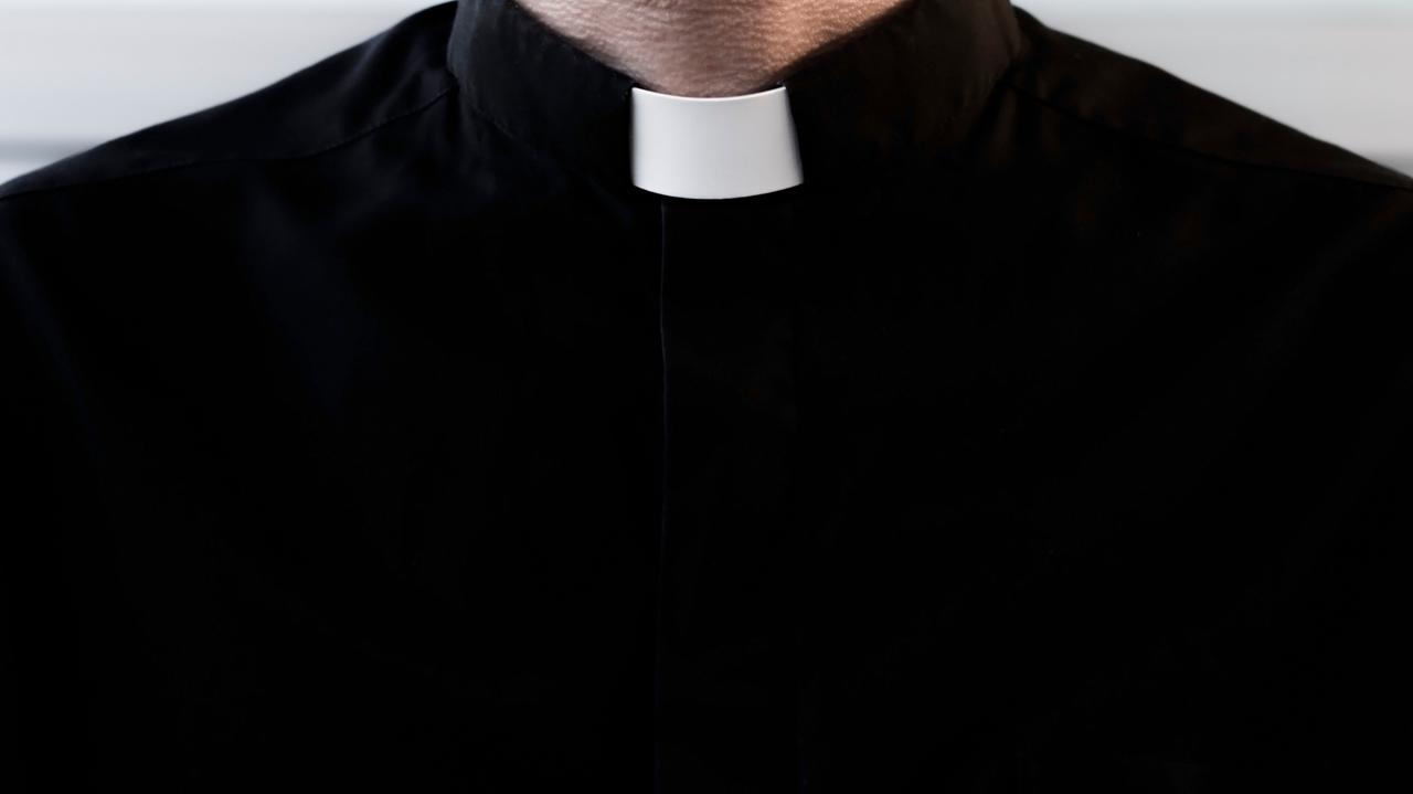 Ksiądz wysyłał uczniom gimnazjum zdjęcia swoich genitaliów. Metropolita przywrócił go do pracy