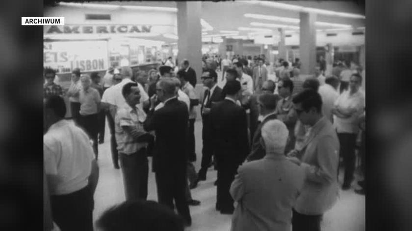 Juanita Castro na lotnisku w Miami na Florydzie, 1964 r. 