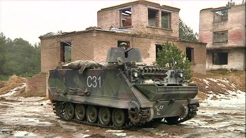 Ćwiczenia z udziałem transporterów opancerzonych M113