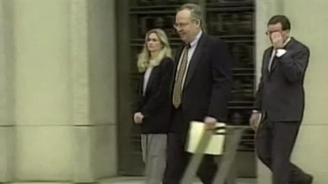 Były sędzia i prokurator specjalny Ken Starr. Wideo archiwalne