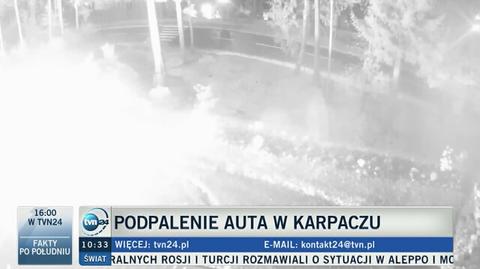 Dwóch mężczyzn podpaliło samochód w Karpaczu. Szuka ich policja, zarejestrował monitoring