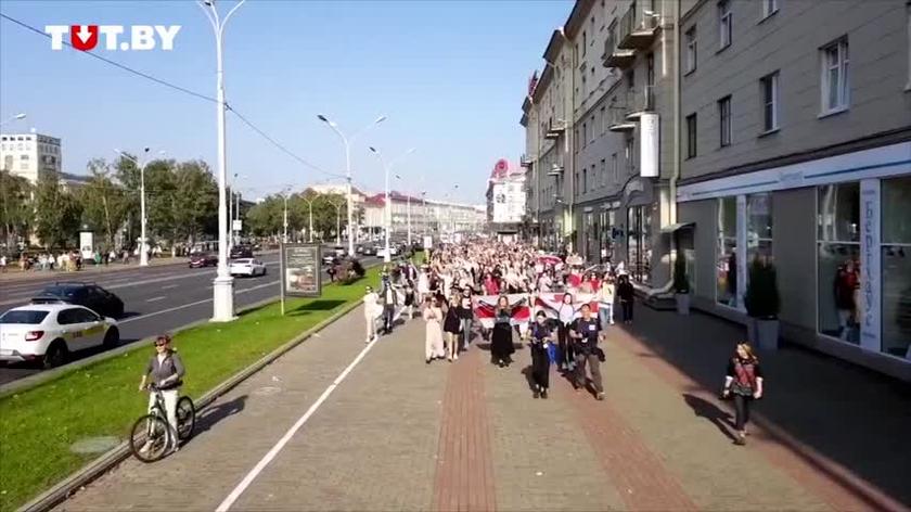 Protest kobiet w Mińsku trwa pomimo zatrzymań 