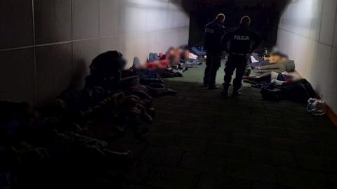 Tarnawa. Policjanci zatrzymali busa, którym podróżowało 41 migrantów