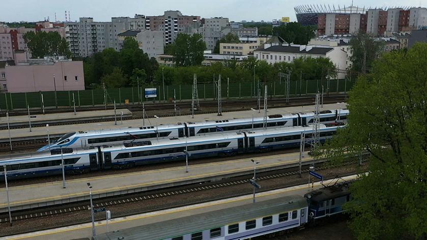 PKP Intercity Wstrzymuje Sprzedaż Biletów. Zmiana Rozkładu Jazdy Na ...