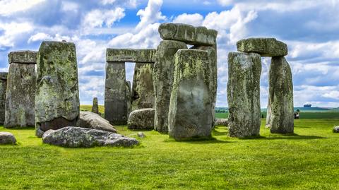 Tysiące ludzi spędziło najdluższy dzień roku w Stonehenge