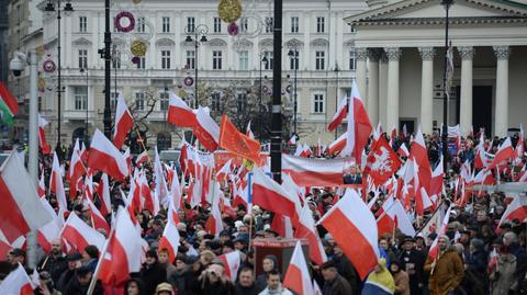 Uczestnicy marszu odśpiewali hymn Polski