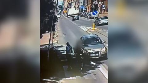 Jechał hulajnogą, na pasach potrącił 71-letniego pieszego