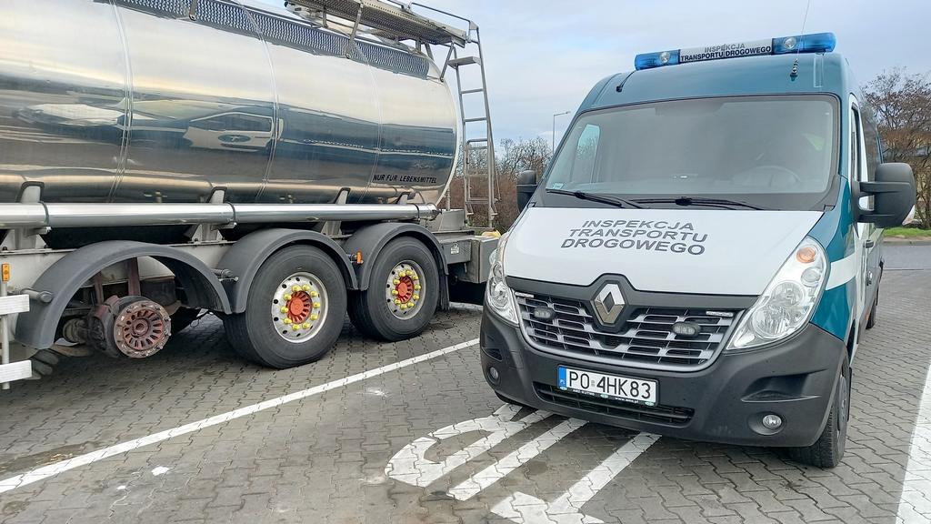 Cysterna bez jednego koła jechała autostradą A2