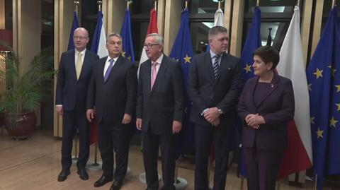 Kolacja Junckera i premierów V4. Wspólne zdjęcie przed spotkaniem 