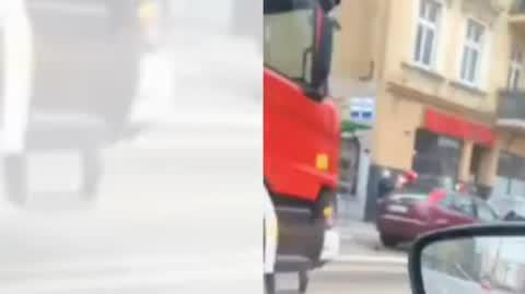 Wypadek w Szczecinie. Kierowca wjechał w przechodniów, a potem zderzył się z innymi autami