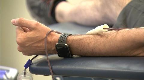 Kanada znosi zakaz oddawania krwi przez określone grupy osób. Wideo ilustracyjne