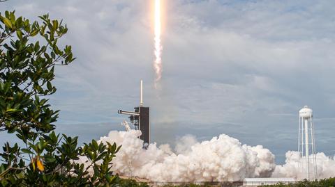 Astronauci przygotowują się do misji SpaceX DM-2