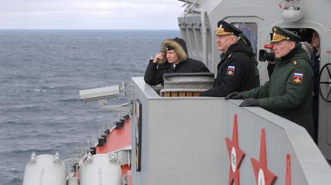 Rosyjskie okręty płyną przez cieśniny Bosfor i Dardanele (nagrania z lutego 2022 roku)