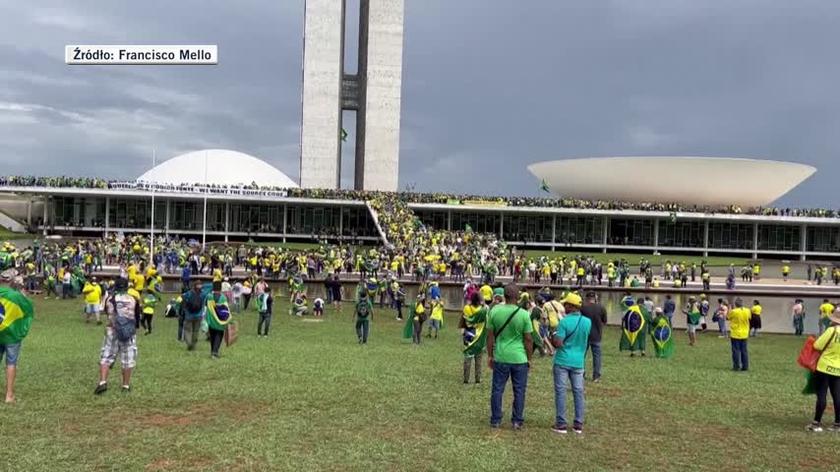 Jair Bolsonaro's supporters storm the Brazilian Congress 