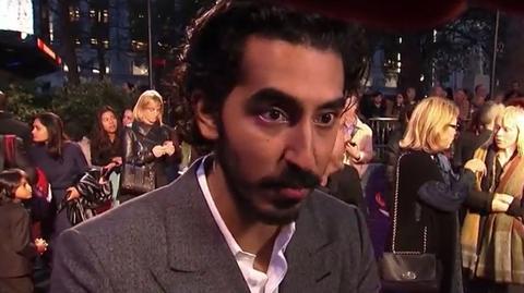 Dev Patel jest gwiazdorem filmu "Slumdog. Milioner z ulicy". Wideo archiwalne